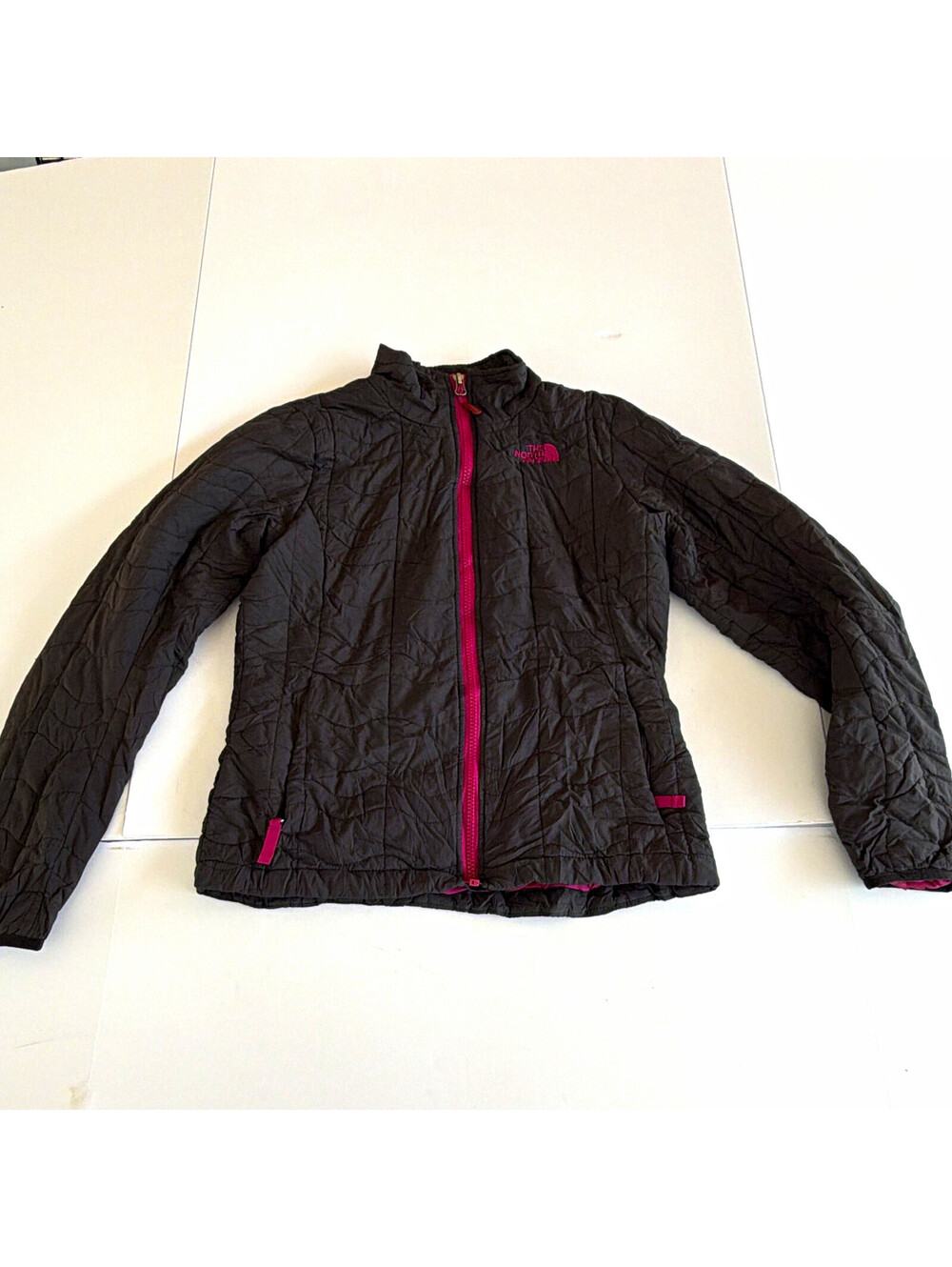 The North Face Women’s Black/Pink Solid Full Zip Quilted Short Jacket S